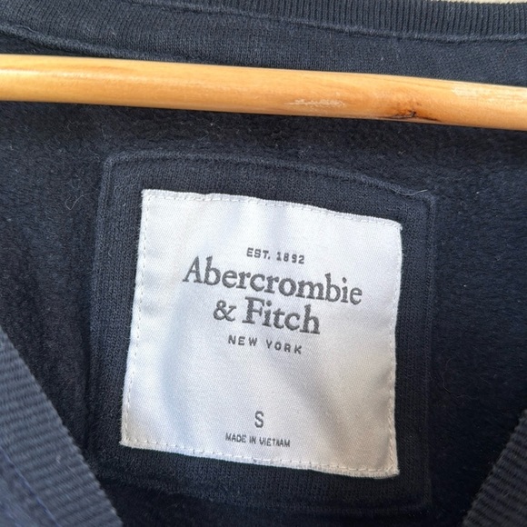 Abercrombie sweatshirt navy blue small classic pretty cotton poly blend - Picture 2 of 2